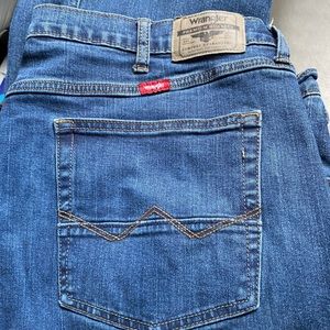 Wrangler relaxed bootcut jeans 42 x 30